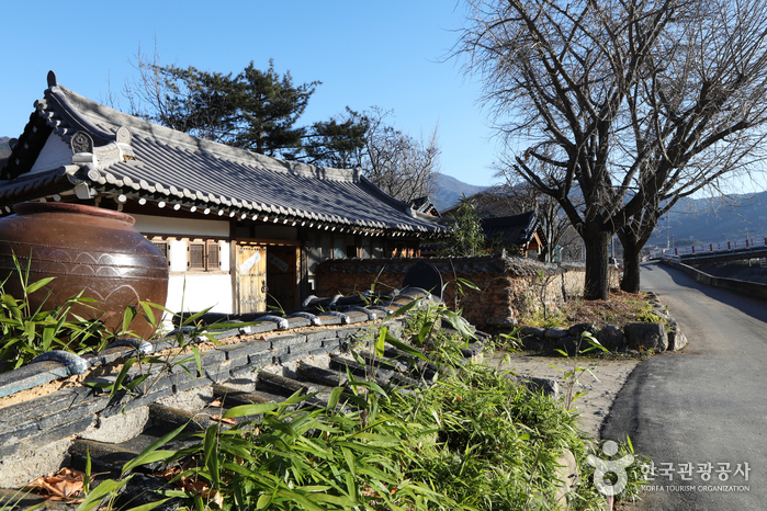 Jirisan Hanok Village / 지리산한옥마을