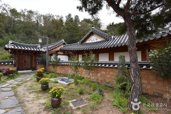 Gochang-eup Sunghanok Village / 고창읍성한옥마을