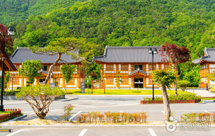 Sukjonggwan of the Royal Room/ 왕의지밀 숙종관