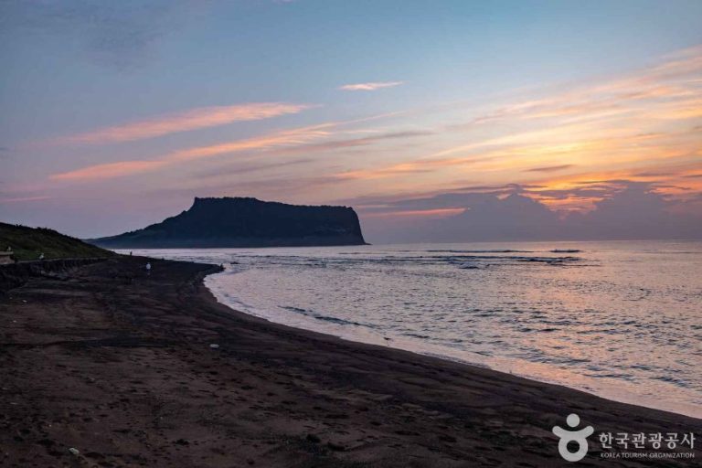 Plage de Gwangchigi (광치기해변)