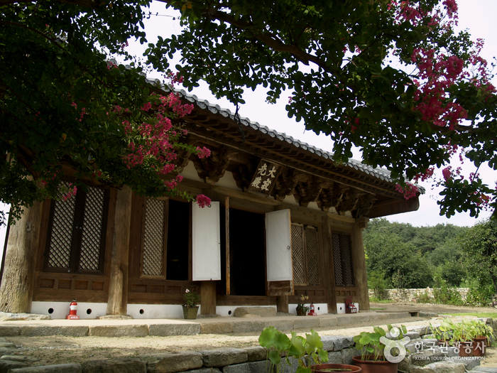 Temple Gwisinsa (귀신사)