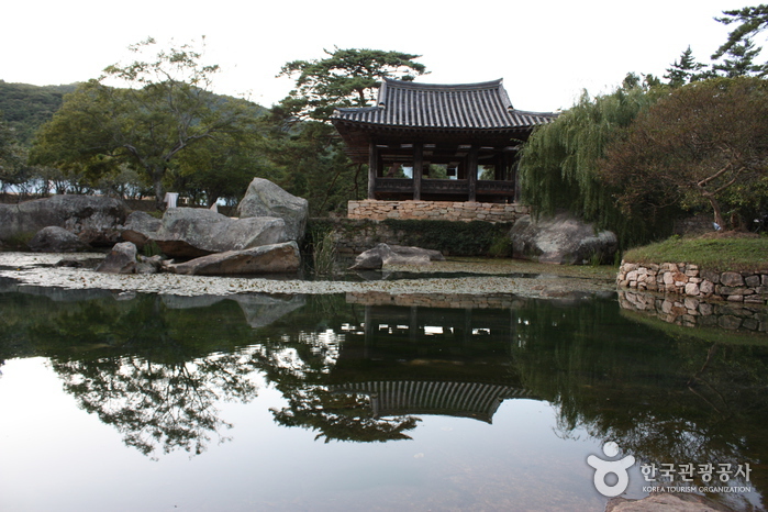 Pavillon Seyeonjeong de l’île Bogil-do (보길도 세연정)