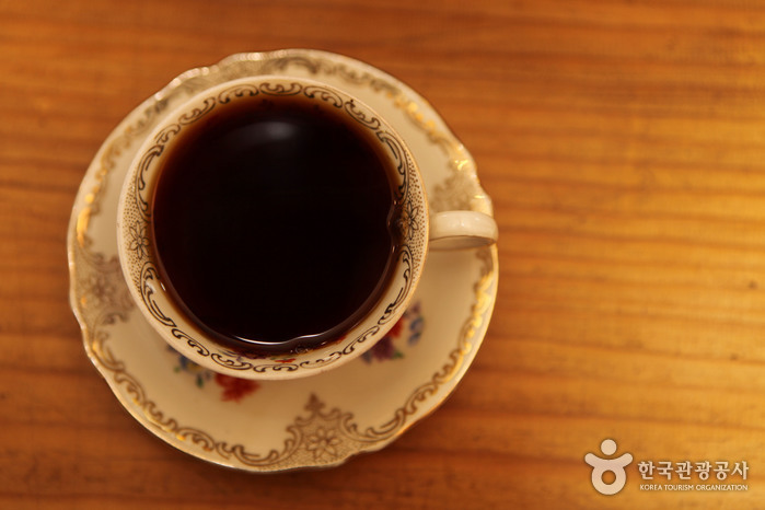 Terarosa Coffee (테라로사 커피공장)