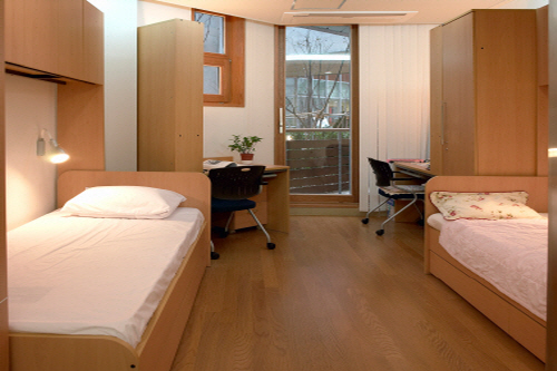 Centre Linguistique de Ewha, Université Féminine Ewha (이화여자대학교 언어교육원)