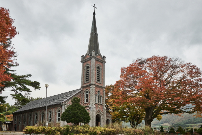 Cathédrale Yongsomak (용소막성당)