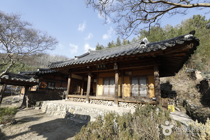 Chuwoojae House  / 추우재