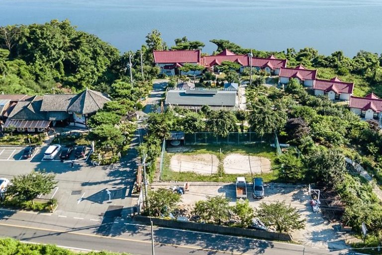 The Beautiful House With Sunset / 노을내리는아름다운집