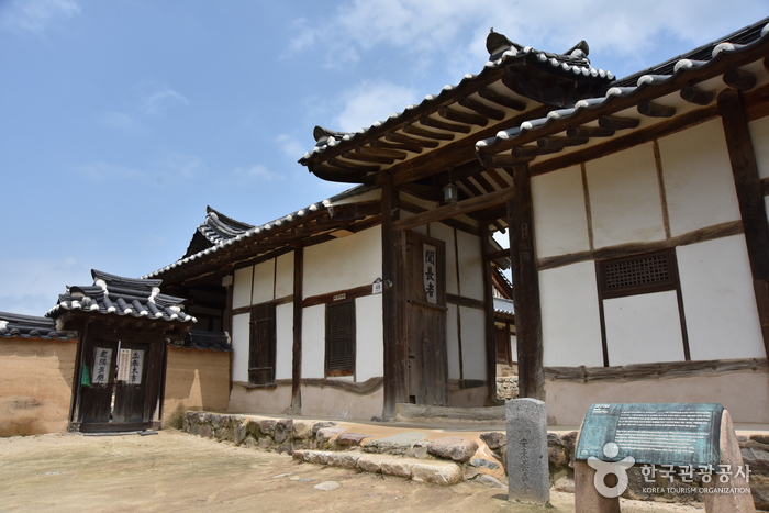 Yangjindang  / 하회 양진당