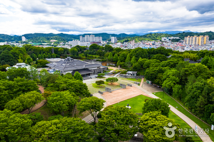 Musée national de Jinju (국립진주박물관)