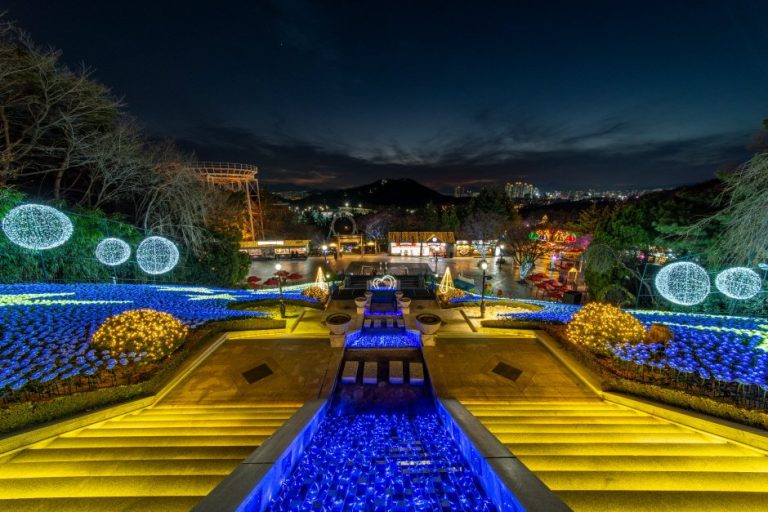 E-World Illumination (이월드 일루미네이션)