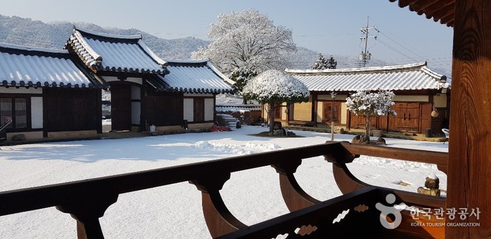 Oryuheon House / 오류헌