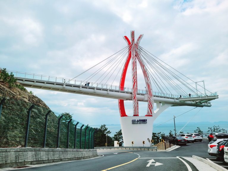 Skywalk Seolli (설리스카이워크)