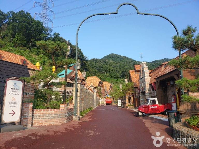 Ludensia (루덴시아)