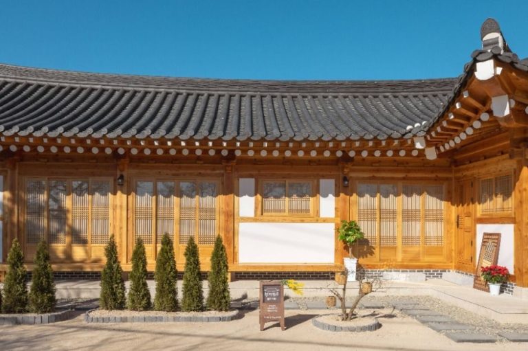 Cheongjae Hanok(청재한옥)