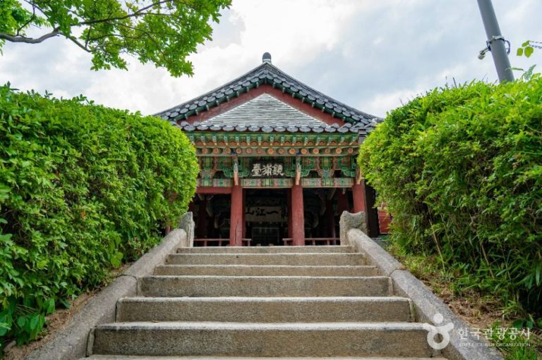 Pavillon Gyeongpodae (강릉 경포대)