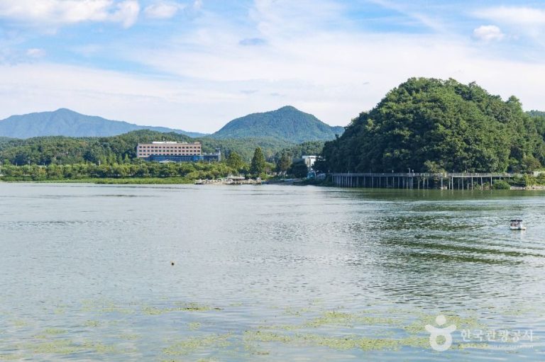 Lac Uiamho (의암호)