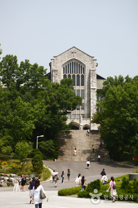 Université des femmes Ewha (이화여자대학교)