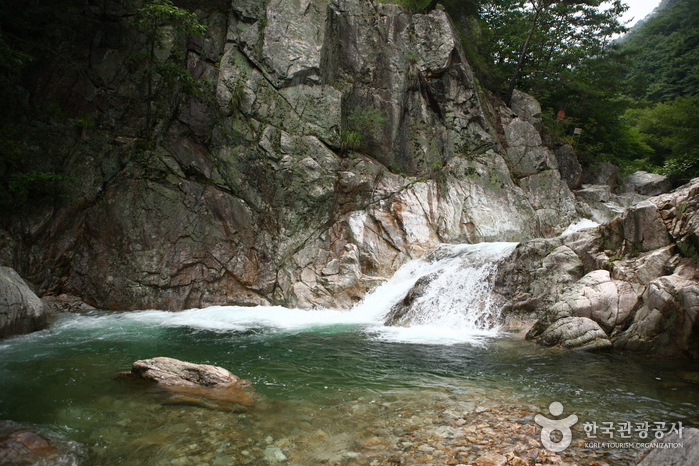 Chute d’eau de Jungwon (중원폭포)