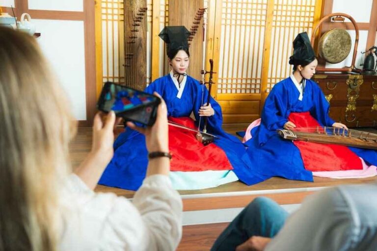 Concert de Gugak (musique traditionnelle coréenne) Jinyeon (국악공연 진연)
