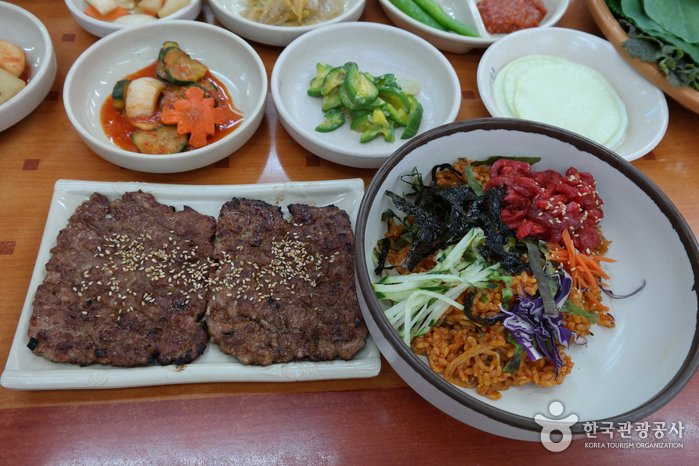 Songjeong Tteokgalbi – 1st branch (송정떡갈비 1호점)
